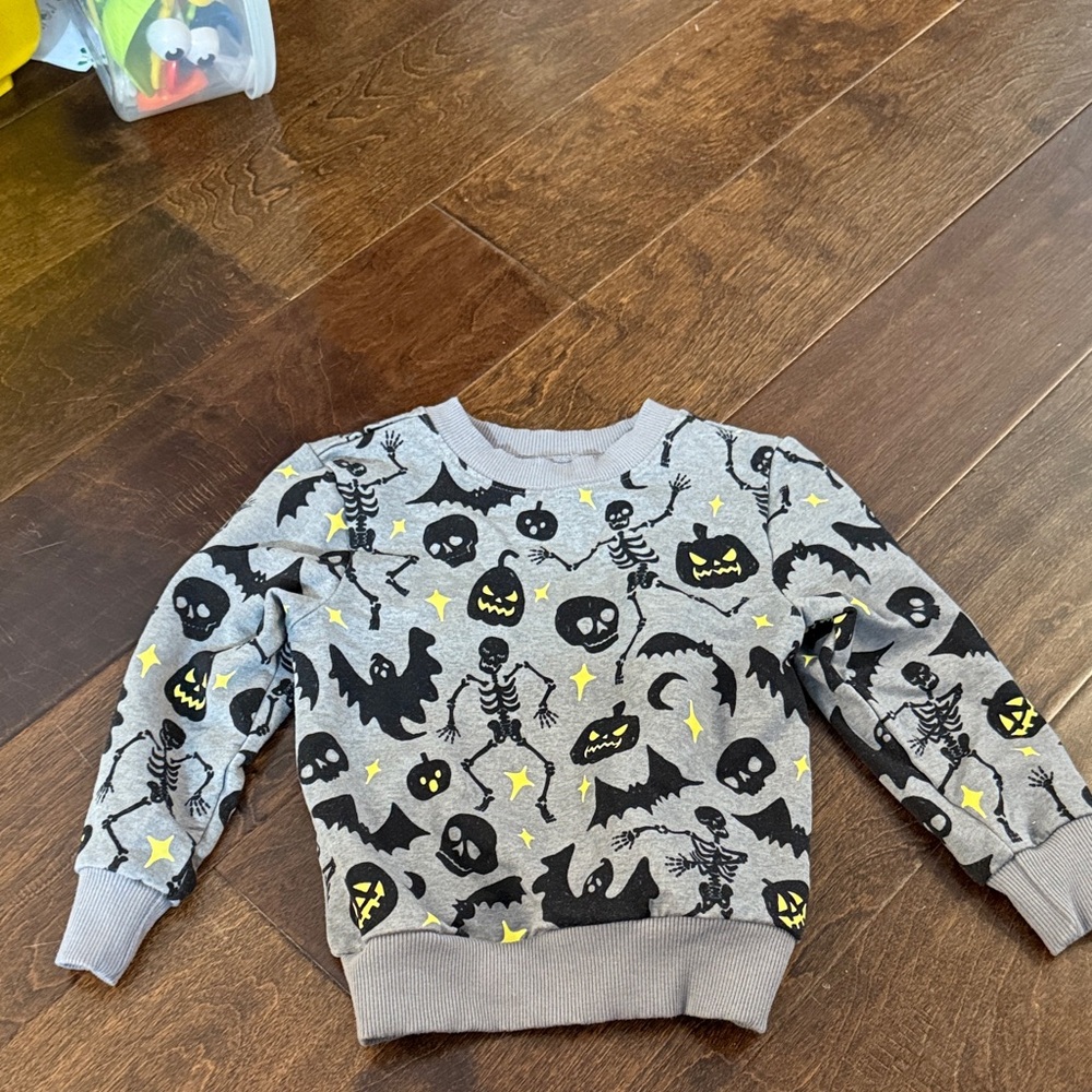 Little sleepies glow in the dark sweater